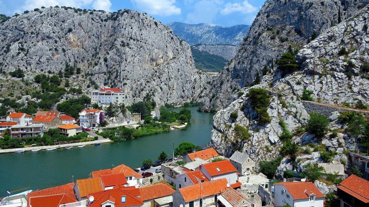 Azure Apartments By The Sea Near City Omiš Εξωτερικό φωτογραφία